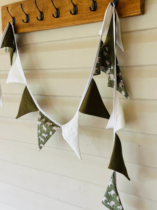 Green Sheep bunting