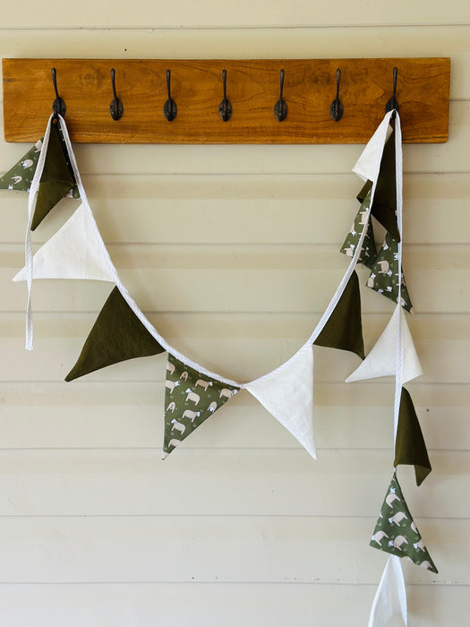 Green Sheep bunting