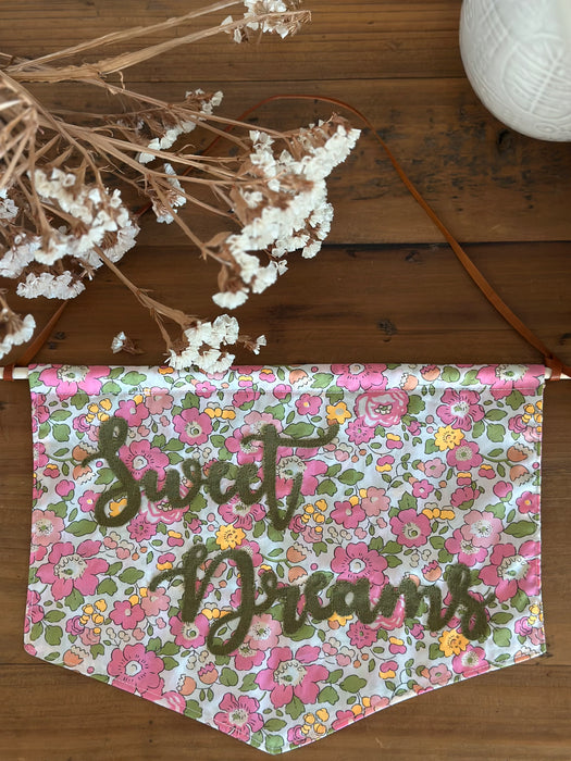 ‘Sweet Dreams’ Flag Banner