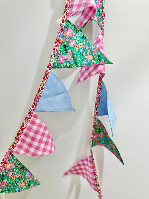 ‘Betsy Green’ Bunting