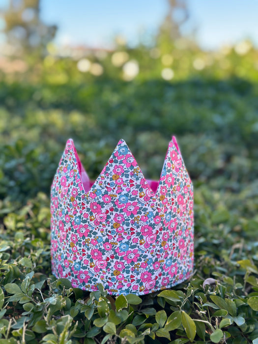 Betsy Ann & Gingham Crown