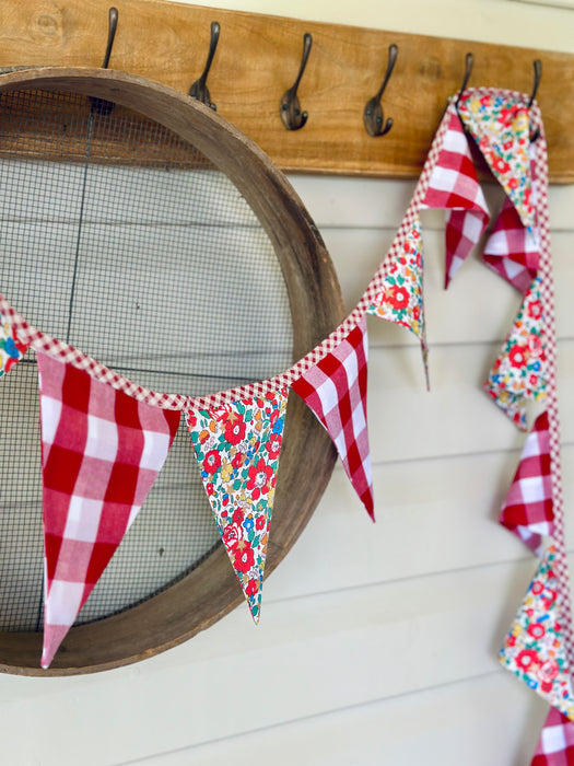 Red Betsy Star Bunting