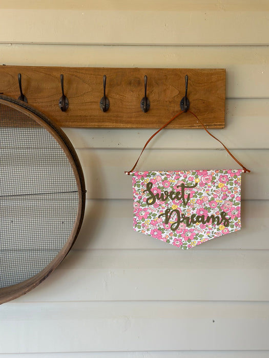 ‘Sweet Dreams’ Flag Banner