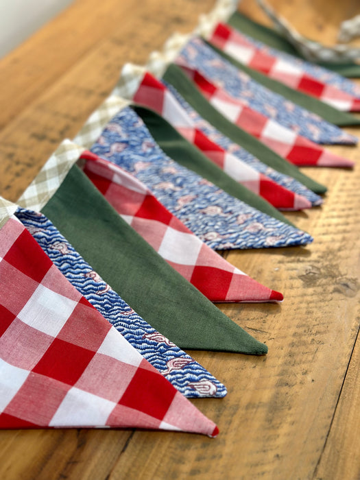 'Red Checker Duck' Bunting