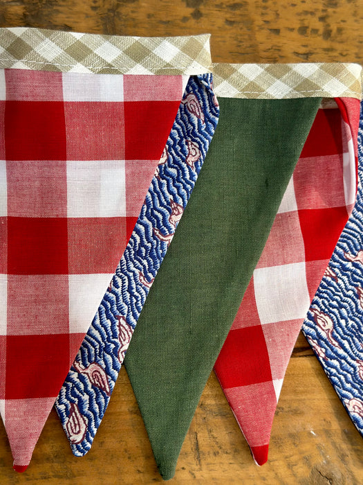 'Red Checker Duck' Bunting